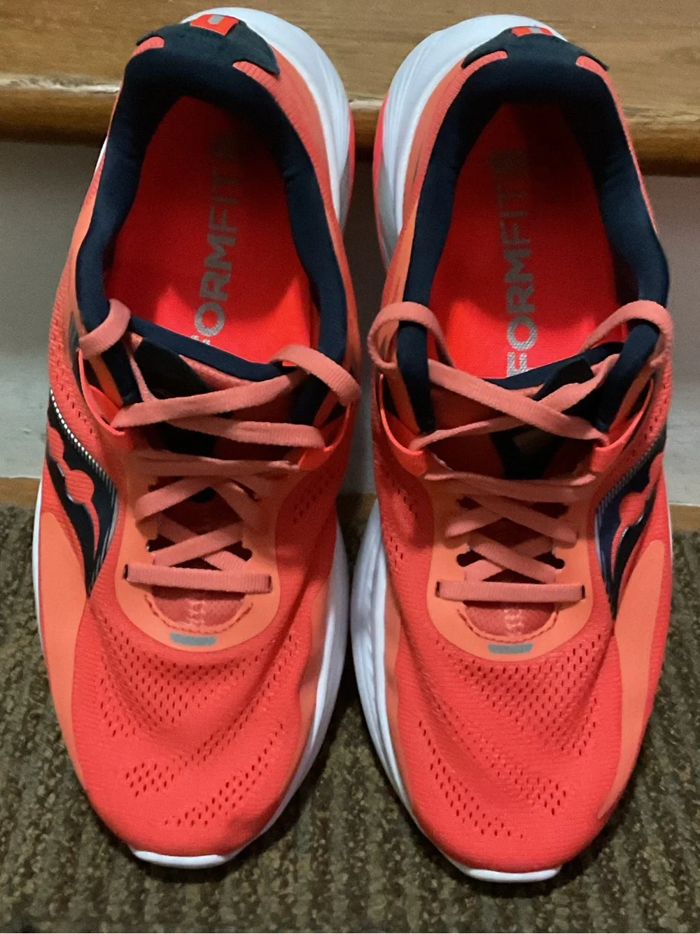 Saucony Guide 15 Orange. Running Sneakers. In New Condition. Women’s 9.